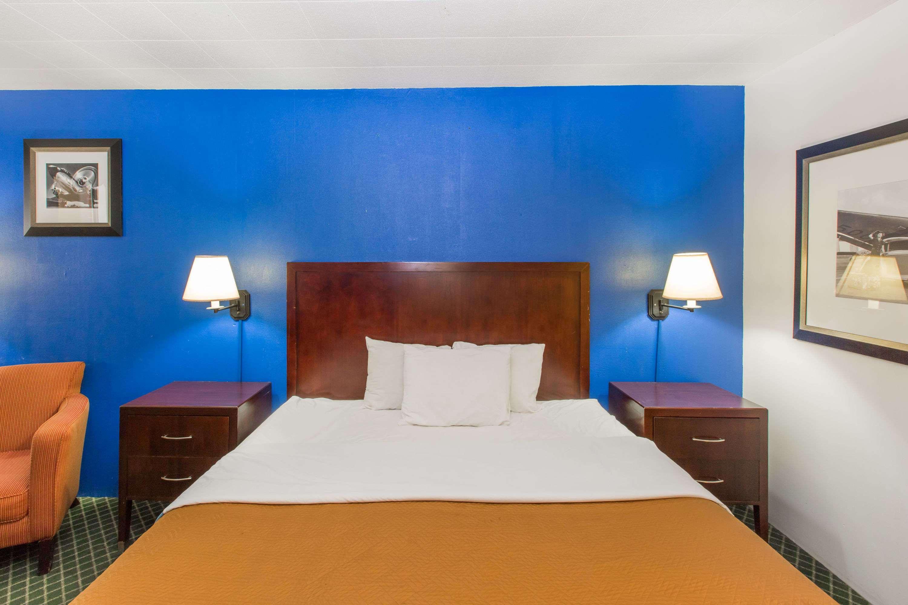 Travelodge By Wyndham Great Bend Buitenkant foto