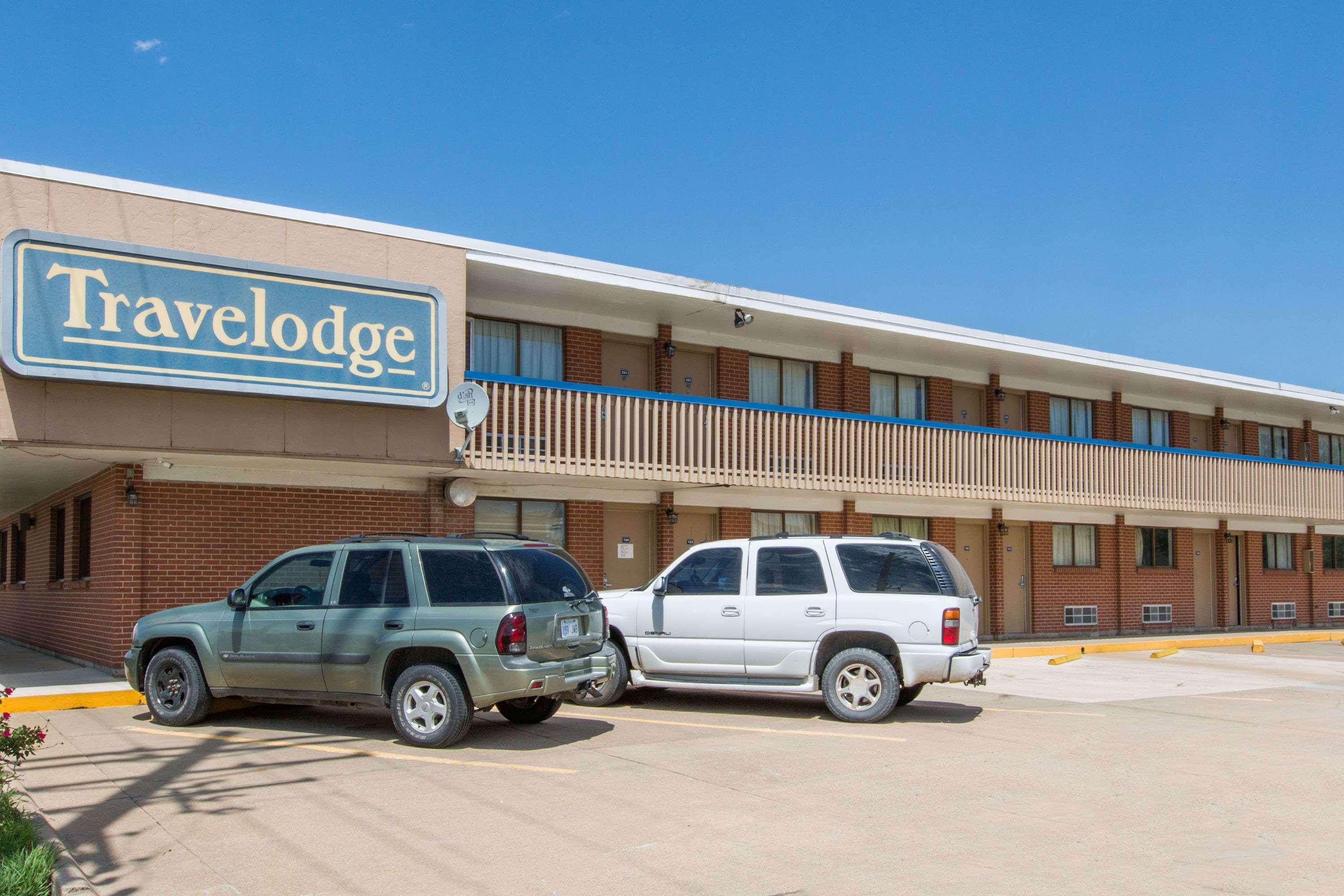 Travelodge By Wyndham Great Bend Buitenkant foto